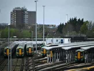 Labour pledges to renationalise UK railways
