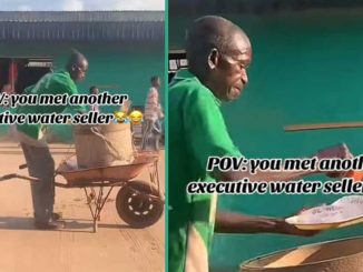 Man Who Uses Tray And Spoon to Sell Pure Water Amazes Nigerians, His Video Trends