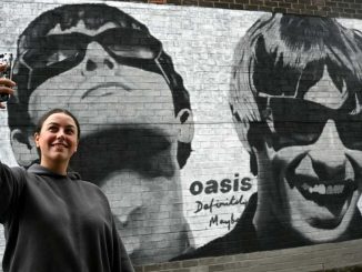 British hospitality eyes big bucks ahead of Oasis tour