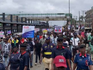 Lagos Protesters Vow To Move To Gov't Secretariat Monday