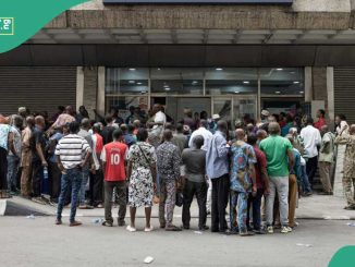 Nigerian Bank Forced to Open Branches on Saturday After Customers Threats Over Poor Network for Days