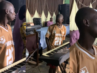 "The guy is passing through a lot" - Keyboardist's countenance during a church praise night raise concerns (Watch)