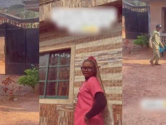 Man Wears NYSC Uniform to Family Mourn!ng, Sp@rks Humor Online (WATCH)