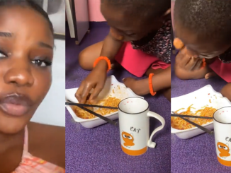 Lady stúnned after her niece d!tch chopsticks, uses her hands to eat spaghetti (VIDEO)