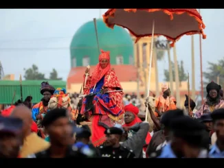 Ban on Durbar: Hundreds of Kano residents cheer Emir Sanusi during Eid procession