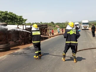 Tanker carrying 45,000 litres of petrol falls into ditch in Oyo