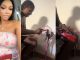 Lady strúggles to switch on her standing fan after her friend complained of heat (WATCH)