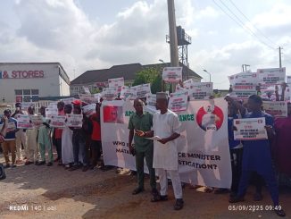 APC Members Storm EFCC, Demand Re-opening Of Alleged Corruption Case Against Tinubu's Minister