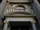 Distrusting Argentines loath to bank their 'mattress dollars'