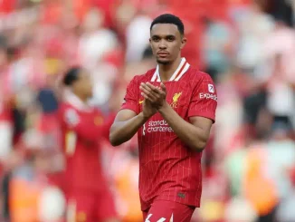 Carragher, Ferdinand slam Liverpool fans over boos for Alexander-Arnold