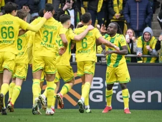 Ligue 1: Simon signs off season in style